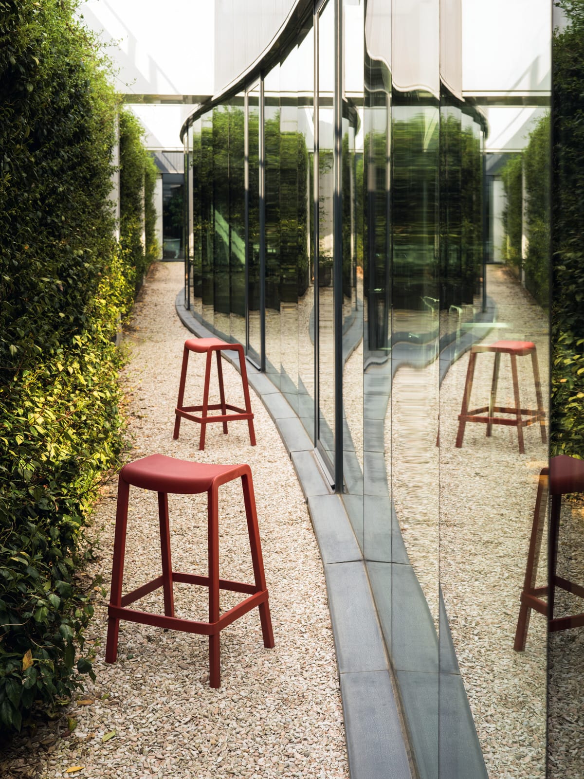 Scaune înalte fără spătar: practicitate și design în bucătărie